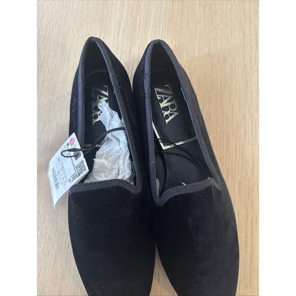 NWT Zara Black Velvet Loafers Women's 7.5 - Picture 3 of 5